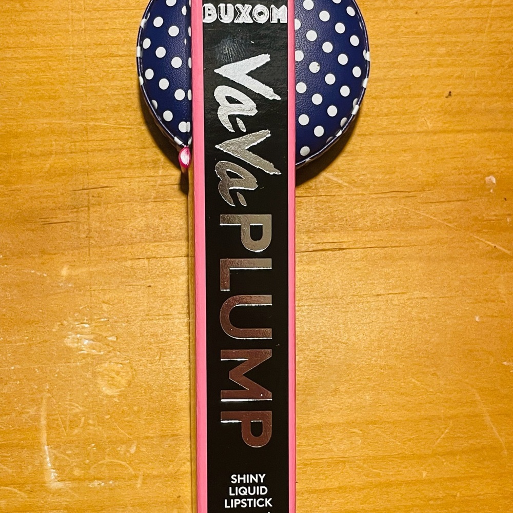 Buxom Va-Va-Plump Shiny Liquid Lipstick in Beg For Mauve